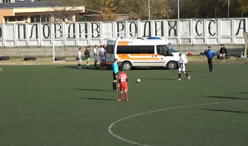 Счупена ръка беляза мач на юношите на Локо