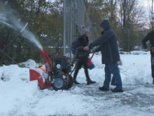 Търновско училище само реши проблемите си със снега