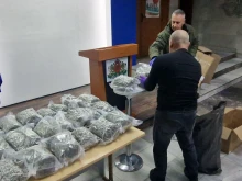 15 кг за над 300 хил. лева е марихуаната, открита в багажника на митничар в Стара Загора