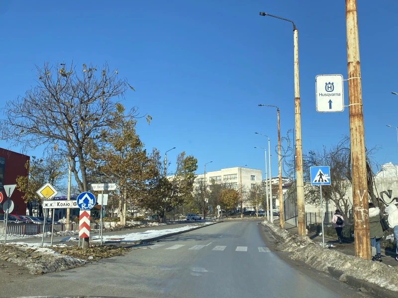 Кола удари пешеходец на пътека в Свищов