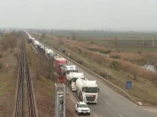 Румънски шофьор на камион попиля България: Разказа за кошмара на границата ни и как се печелят пари от превозвачите
