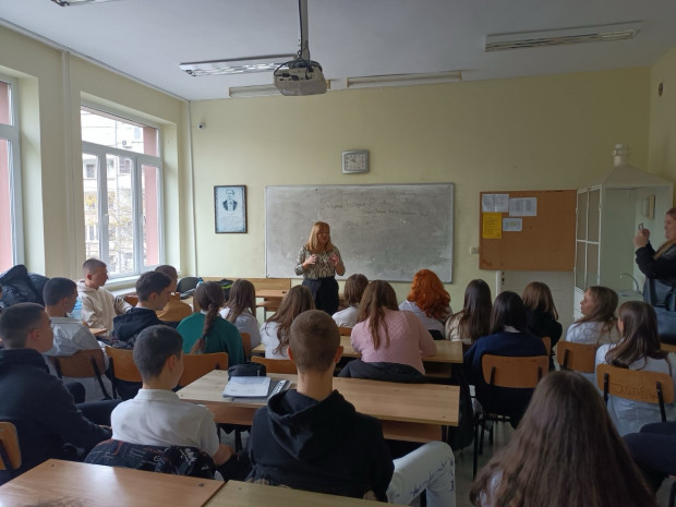 </TD
>Деветокласници от ПГЧЕ Васил Левски“ в Бургас научиха от първа