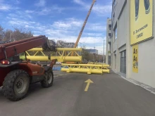 Пристигнаха последните елементи за козирката на "Колежа"