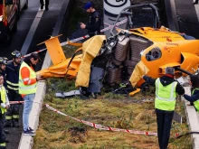 Зрелищна катастрофа в Испания: Хеликоптер се разби в кола на магистрала в Мадрид