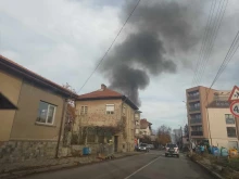 Три автомобила пламнаха в Кюстендил