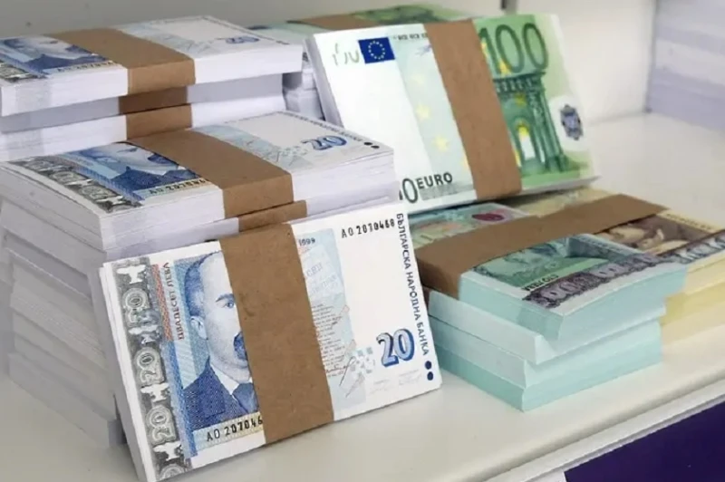 Спипаха измамник докато опитва поредна банкова измама за десетки хиляди в София