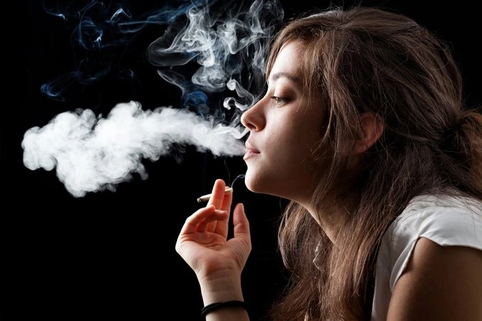 Пушачите работят две седмици по-малко годишно от непушачите