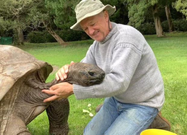 Най-старото сухоземно животно в света, костенурка на име Джонатан, отпразнува