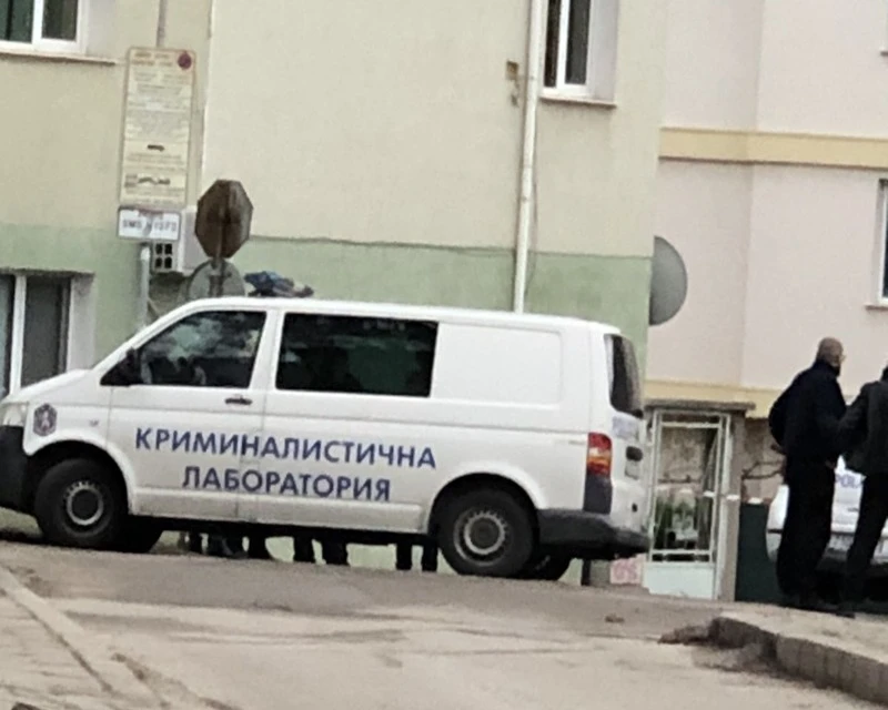 ����� 52-������� � �����������, ���������� ��� ���� �� ���� � �����������