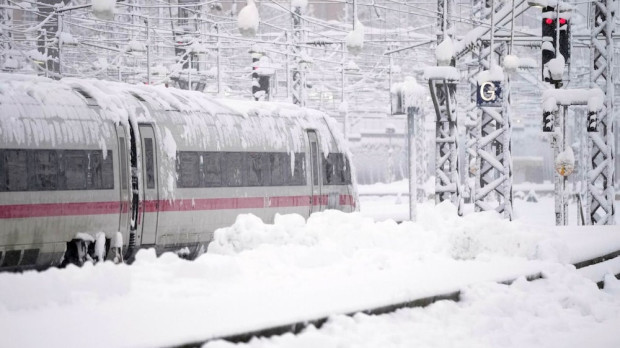 Силният снеговалеж доведе до значителни смущения в движението в Бавария,