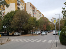 В "Тракия" има нови пешеходни пътеки, но знаци липсват