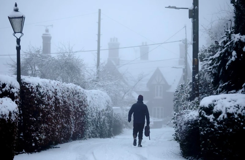 Хиляди остават без ток във Великобритания заради обилния снеговалеж