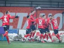 Локомотив София се измъкна от загуба срещу Пирин в последните секунди