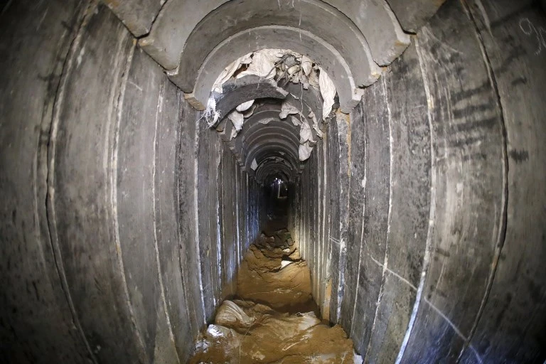 Подземният град на ХАМАС: Израел разкри 800 тунелни шахти