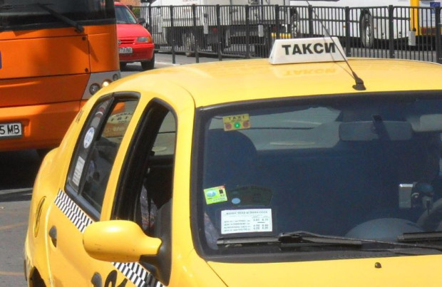 TD Община Русе напомня на всички водачи на леки таксиметрови автомобили