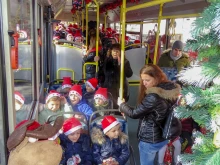 Дядо Коледа отново седна зад волана на автобус във Велико Търново