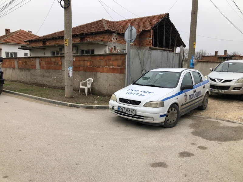 Три трупа в Маноле, пловдивското село почерня от полиция!