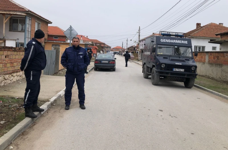 Отцепиха района на двойното убийство и самоубийството в Маноле, в къщата е имало и деца