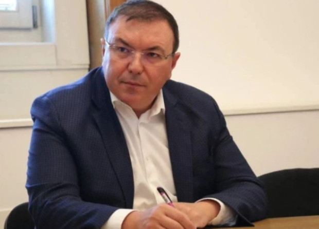 Премиерът Николай Денков се обезличава като премиер заяви бившият здравен