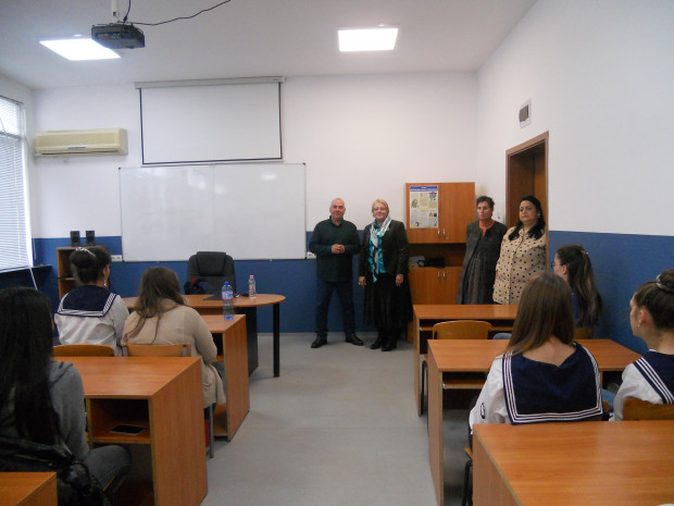 TD Образователната инициатива на НАП Информационен ден   гостува в бургаската Професионалната