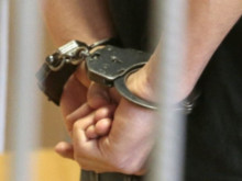 Полицаи задържаха криминално проявен с наркотици в Етрополе