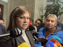 Нинова за сглобката: Като триглава ламя са отворили усти, за да погълнат държавата