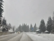 Сняг вали по проходите в област Смолян, няма въведени нови ограничения