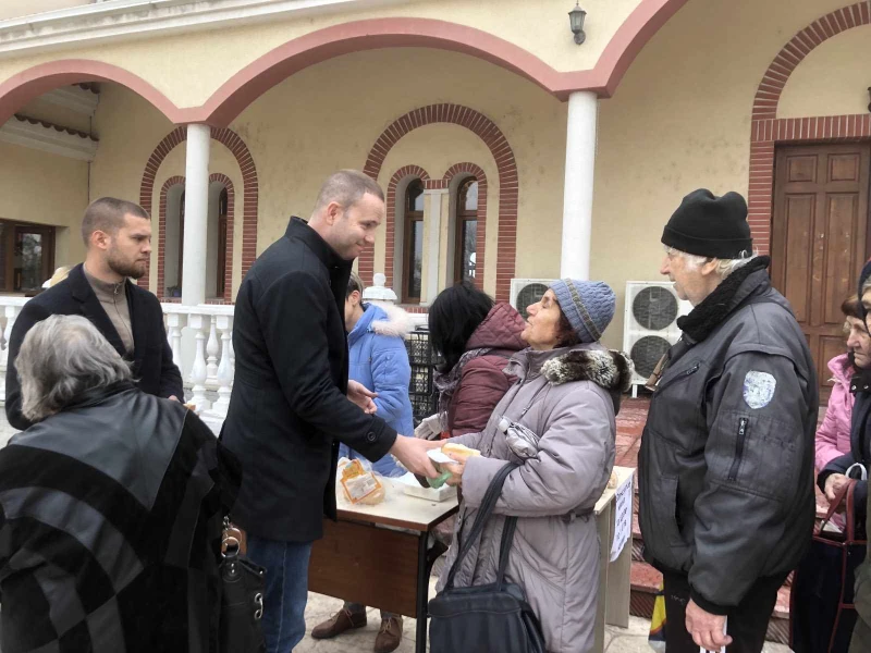 Кметът на район "Тракия" в Пловдив Георги Гатев даде курбан на Никулден