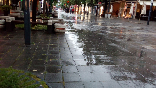 TD Днес ще продължи да вали като в Северна България валежите