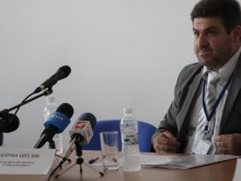 Шефът на летището преговаря във Ванкувър за втора авиолиния