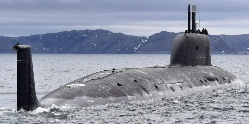 Руските подводници от тип "Ясен" с противокорабни ракети плъзват в Северния и Тихия океан, НАТО бие тревога