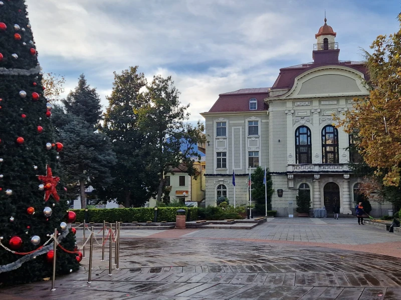 Правят нови спортни площадки в две училища в Пловдив