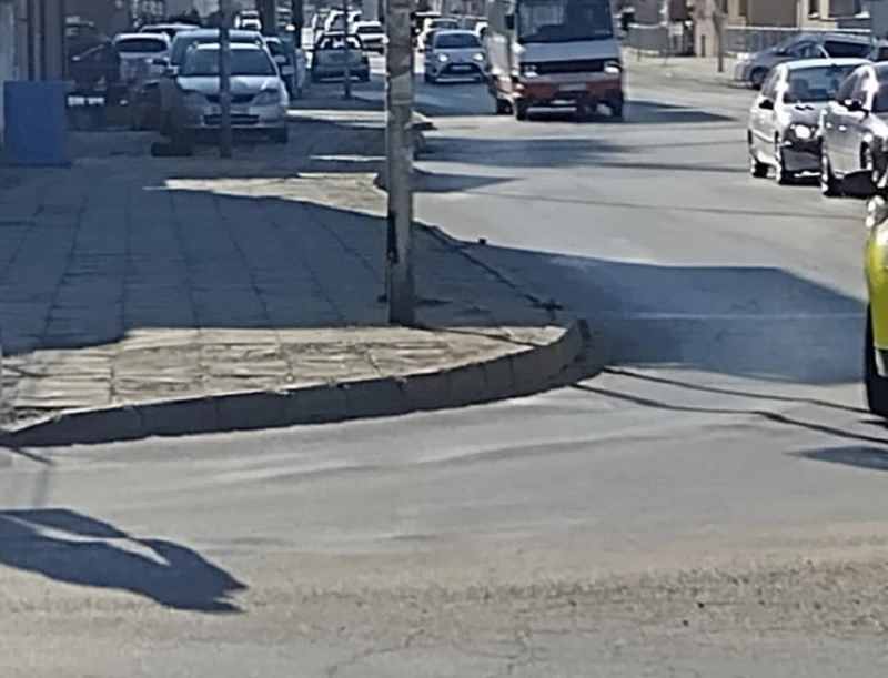 Жена едва не загина на пешеходна пътека в Дупница