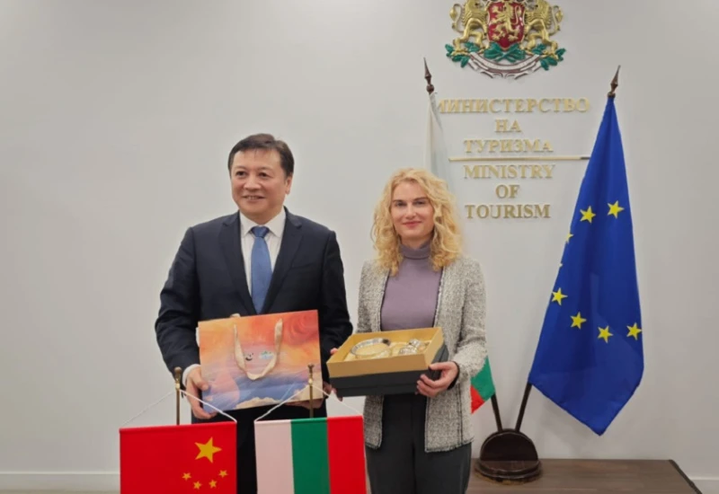 Зарица Динкова: Посещенията на китайски туристи у нас ще се увеличат