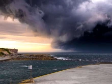 Циклонът "Джаспър" се засили до ураган от категория 4, докато се приближава към Австралия