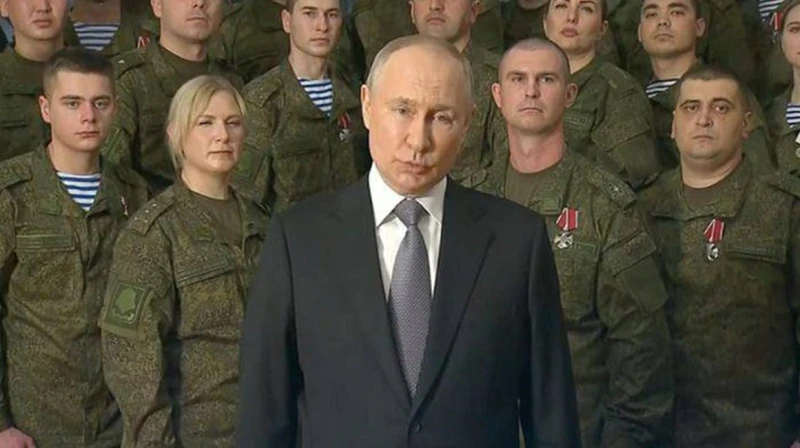 Путин: Руските войници разбиха илюзията за непобедимата западна военна техника