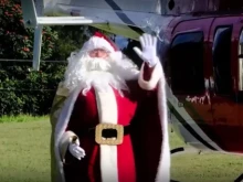 Дядо Коледа замени шейната и елените с… хеликоптер