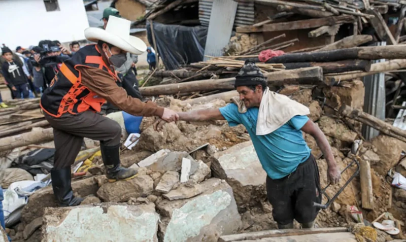 За 10 минути: Две земетресения от 5,7 и 5 по Рихтер разтърсиха Перу