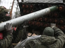 Путин: Руската отбранителна индустрия набира скорост, a средствата и боеприпасите за Украйна се изчерпват