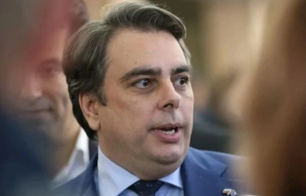 Асен Василев: Борисов премиер, а Пеевски или аз вицепремиер е в сферата на научната фантастика