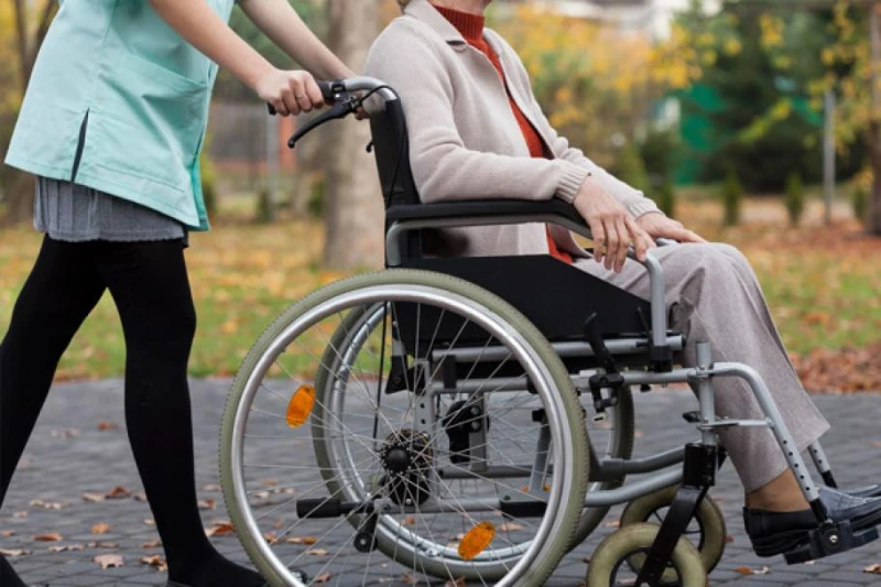 Предстоят промени при отпускането на асистенти за хората с увреждания