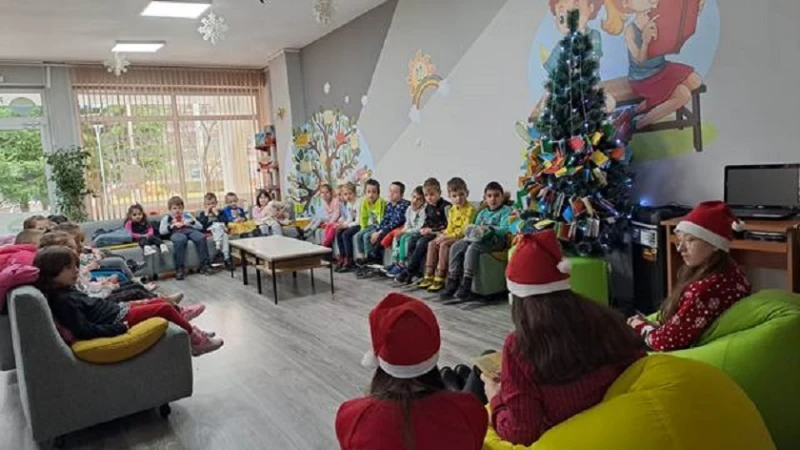 Библиотеката в Кюстендил кани на "Коледно четене на приказки"