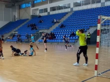 Хандбалистките на Академик-ПУ загубиха от Етър в Пловдив