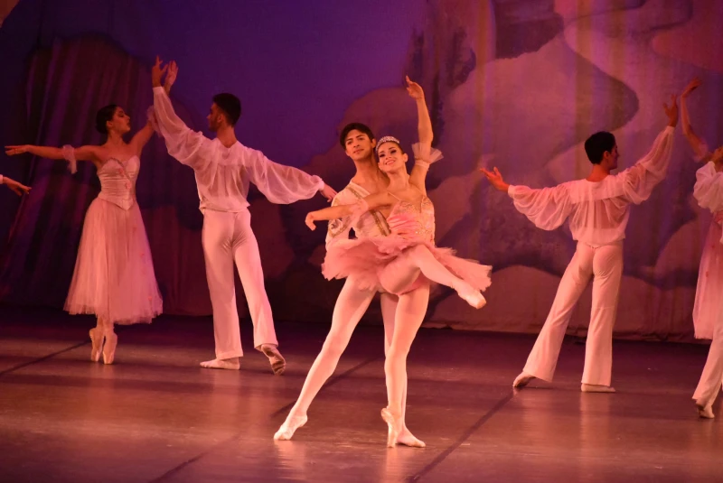 Най-коледният балет - "Лешникотрошачката" на хасковска сцена