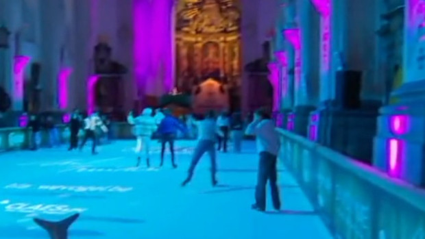 В Белгия превърнаха бивша църква в ледена пързалка Местните власти