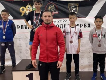 180 борци спориха за медалите на силния турнир в Петрич за подрастващи