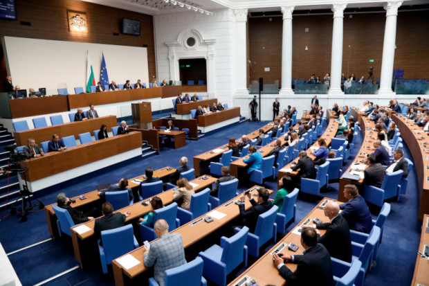 Депутатите стартираха процедурата по избор на нови членове на Конституционния