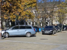 Кой и защо реши да превърне в паркинг плочките в центъра на града, питат благоевградчани
