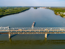 Разлив на гориво в река Дунав край Русе