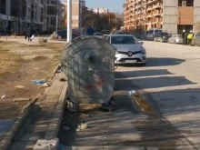 Майка с количка изпадна в абсурдна и опасна ситуация в "Тракия"